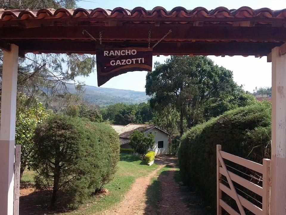 Chacara Gazotti Beira Lago Capitólio Buitenkant foto